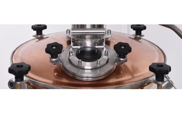 Kupola betöltő ajtóval, lefogatóval