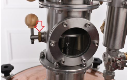 Sárgaréz csavar (szintszabályzó tömszelence) 16019